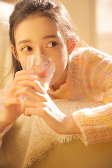 校长捏住陈若雪胸前全文
